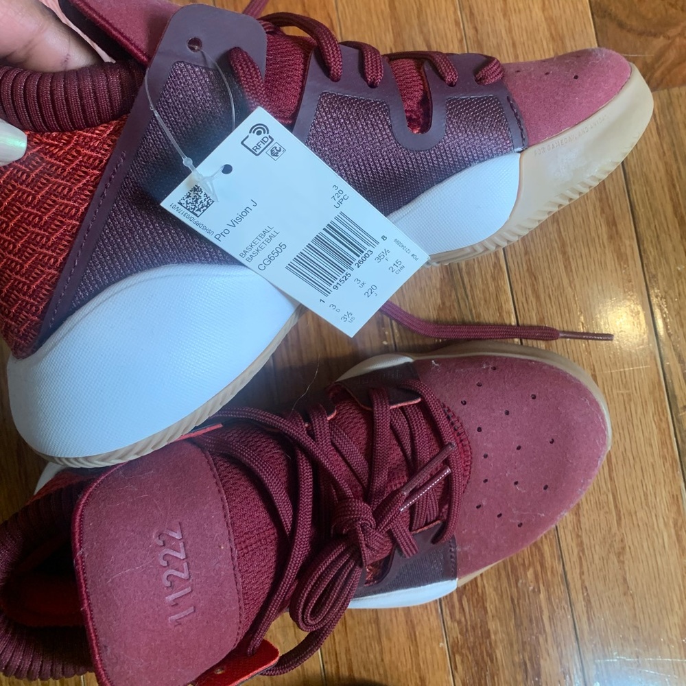 These cute and simple red sneakers!